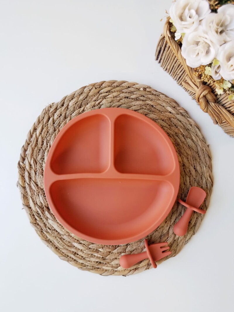Plato Silicona con cubiertos - Terracota